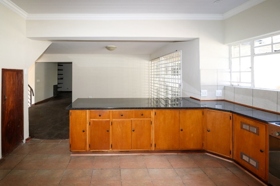 To Let 4 Bedroom Property for Rent in Flamwood North West